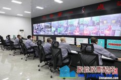 被工厂塑造的东北特色小镇:钢铁工人过着田园